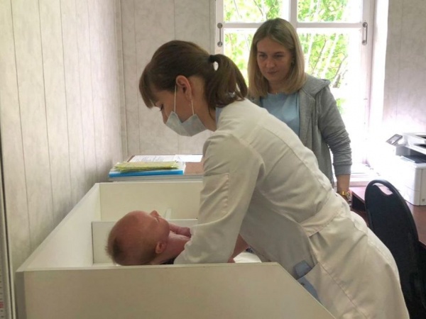 Выездной приём маленьких пациентов провели в посёлке Первомайский