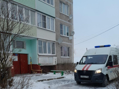 Пожарные-спасатели оказали помощь пожилому пациенту