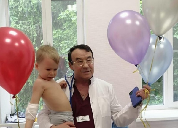 Коломенские врачи устроили праздник для детей, оказавшихся в больнице