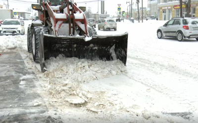 В Коломне чистят снег