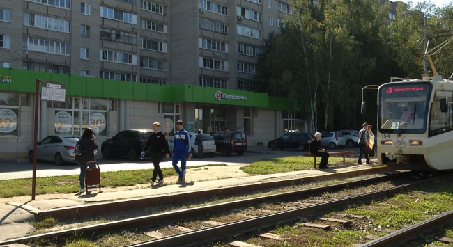 На автобусных остановках сносят павильоны