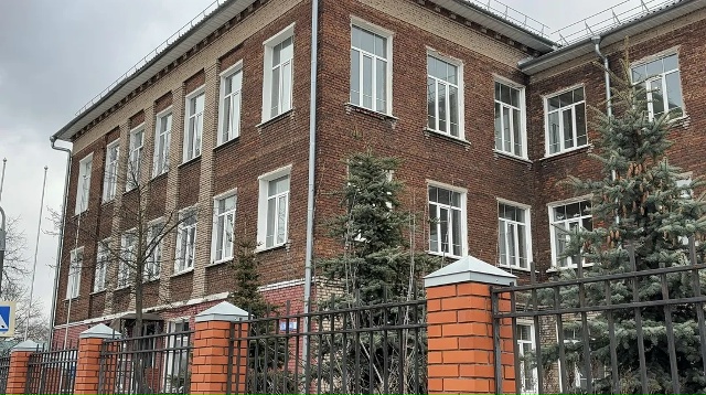 На улице Зайцева в Коломне капитально ремонтируют школу