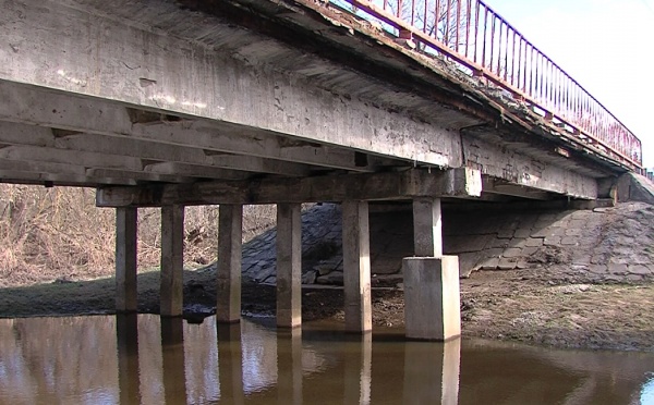 Ремонт моста через Щелинку завершат в мае