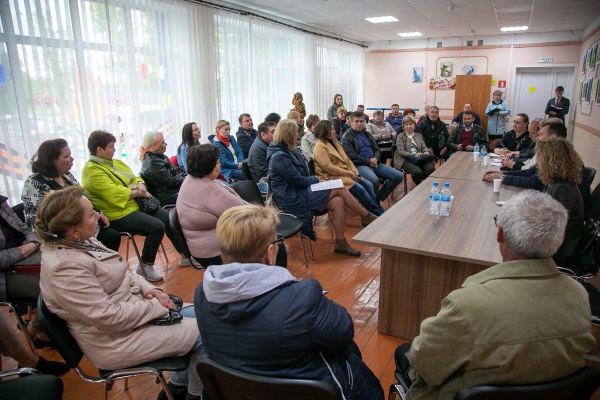 Встреча главы городского округа с жителями прошла в Песках