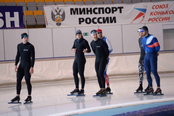 Лучшие конькобежцы страны приступили к ледовым тренировкам в Коломне