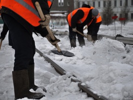  5 тысяч коммунальщиков расчищают снег во дворах Московской области