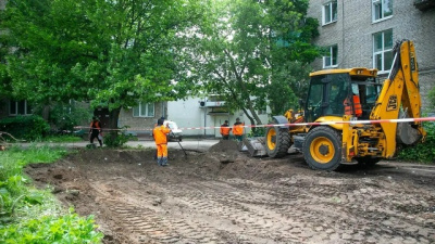 В Коломне ремонтируют парковки и пешеходные дорожки