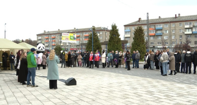 Сквер у Молодёжного центра &quot;Горизонт&quot; открыт