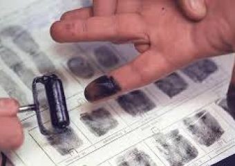 Отпечатки пальцев вместо документов