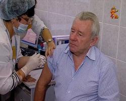 Валерий Шувалов привился от гриппа