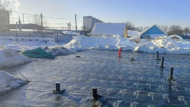 В Озёрах продолжается строительство детского сада