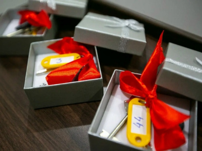 Три семьи из Коломны получили ключи по программе расселения из аварийного жилья