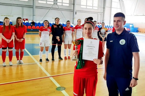 Женская футбольная команда из ГСГУ привезла бронзу с областного чемпионата