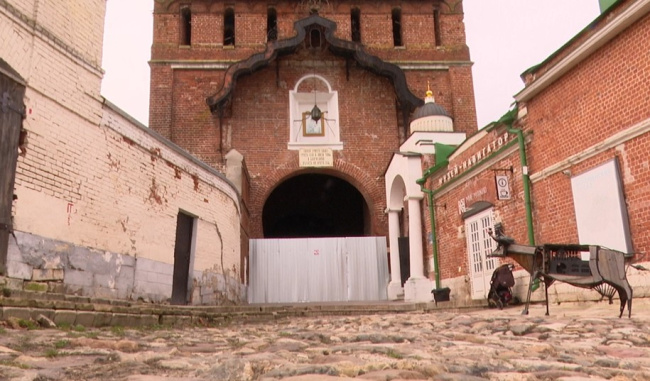 Под Пятницкими воротами