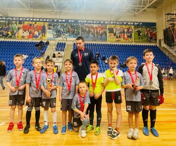 Юные футболисты из Озёр завоевали серебро