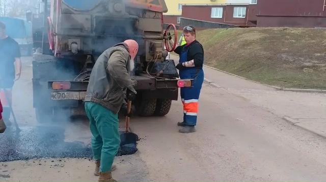 В Коломне в марте дорожные службы устранили 2196 ям