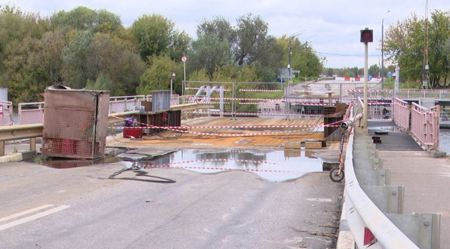 Судьбу Митяевского моста снова обсудили с жителями