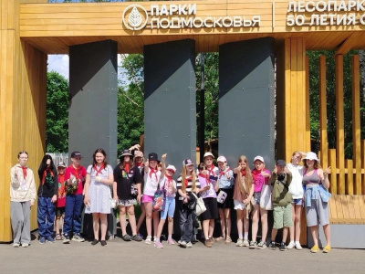 В парке 50-летия Октября состоялось занятие в рамках проекта "Лесные лаборатории под открытым небом"