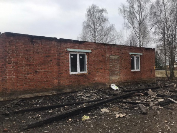 Нежилое здание в Зарайске успели спасти от пожара