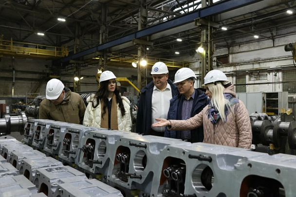 На Коломенский завод приехала делегация Объединённой судостроительной корпорации