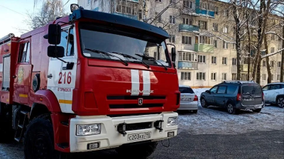 Пожарные Егорьевска помогли медикам эвакуировать 96-летнюю пациентку  