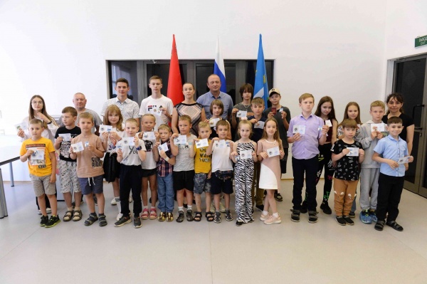 25 детей получили знаки отличия ГТО в конькобежном центре
