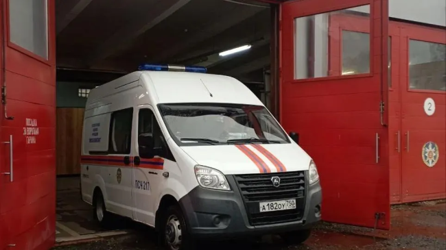 Егорьевские спасатели помогли медикам в транспортировке пациента