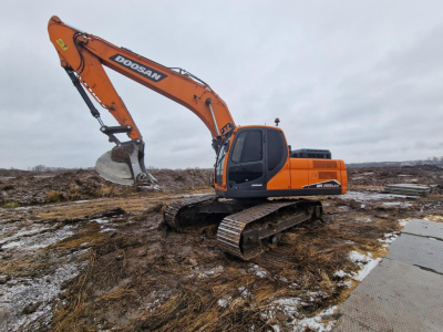 Подготовка к строительству ледового дворца в Воскресенске 