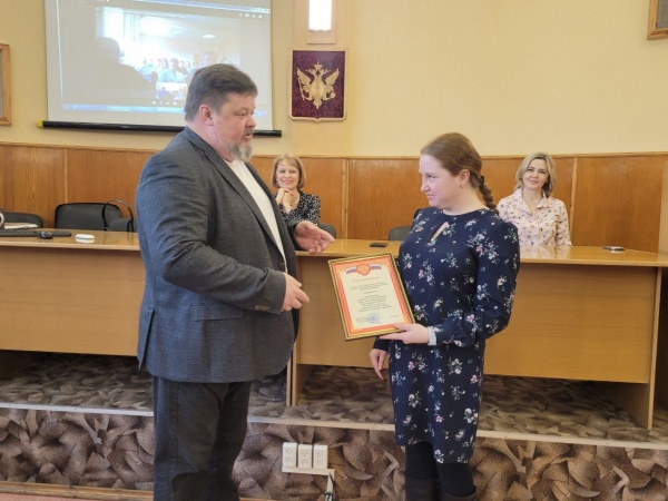 Два врача из Песковской поликлиники получили награды