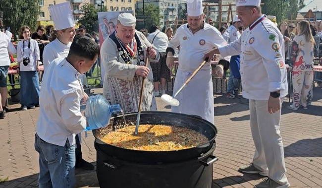 Большой огуречный фестиваль
