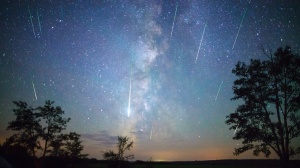 В июне жители Подмосковья смогут увидеть звездопад и серебристые облака