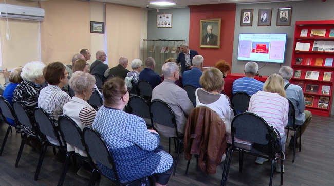 Заседание клуба краеведов посвятили Михаилу Катукову