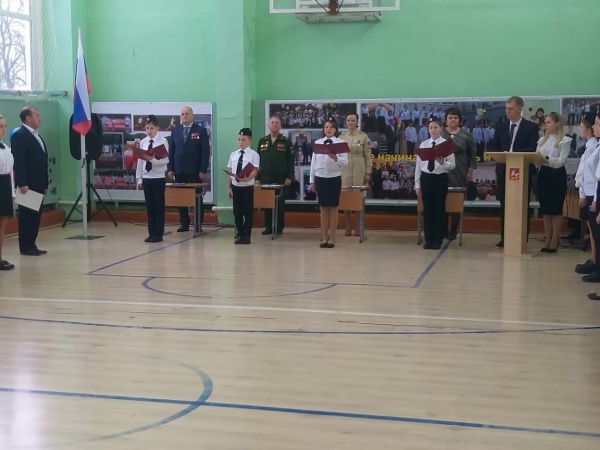 Церемония принятия присяги кадетов прошла в Емельяновской школе