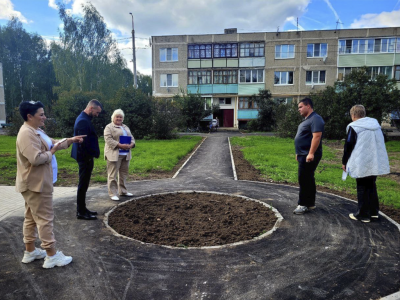 В селе &quot;Макеево&quot; заменят асфальтовое покрытие проездов и парковочных мест