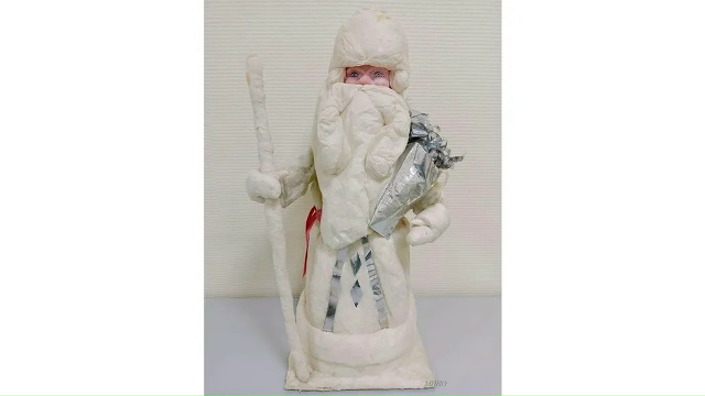 Уникальную игрушку из ваты подарили Музею народного образования