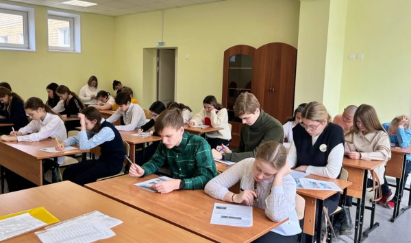 Школьники написали краеведческий диктант