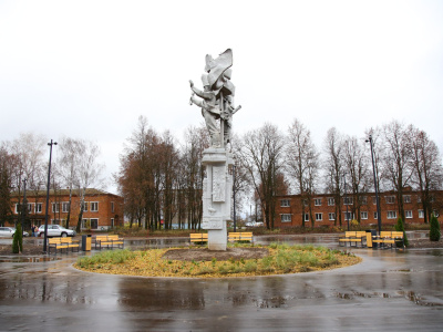 В деревне Ратчино проводится благоустройство центральной площади