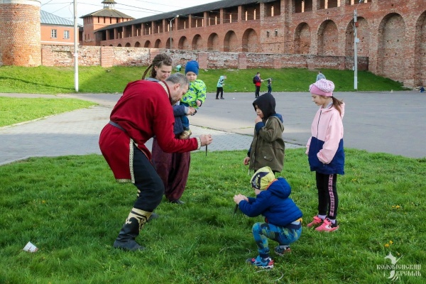 На площадке у Маринкиной башни снова проведут русские традиционные игры
