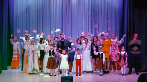 В ЦДиК "Черкизово" прошёл концерт ко Дню матери