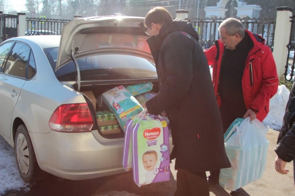 Более 350 килограммов гуманитарной помощи собрали для беженцев в Коломне