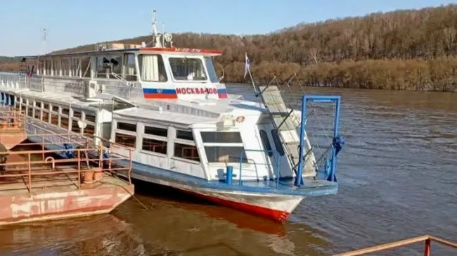 В Озёрах запустили теплоход