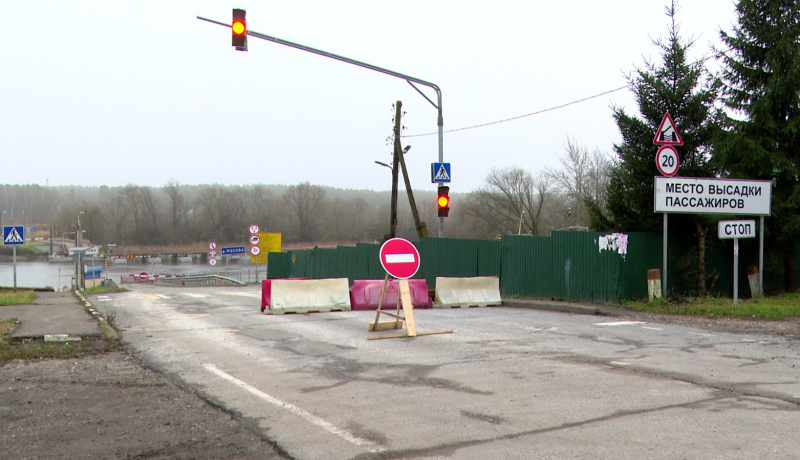 Над коломенскими мостами сгущаются тучи