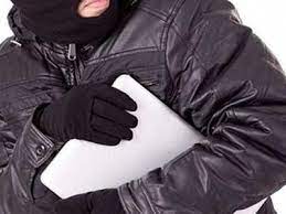У коломенской пенсионерки украли ноутбук