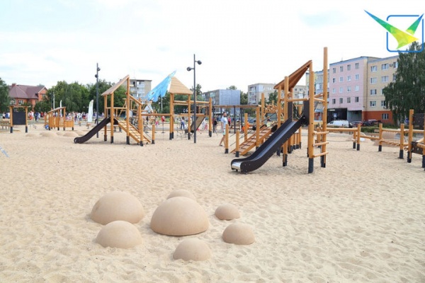 Новая детская площадка установлена в городском парке в Луховицах