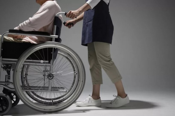 Оформить выплату по уходу за инвалидами в Подмосковье можно онлайн