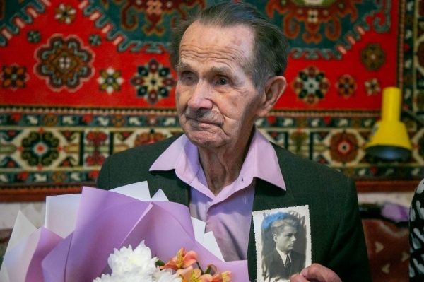 Ветерана Евгения Павловича Сляднева поздравили с 97-летием