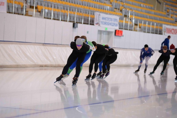 Сборная команда России по конькобежному спорту протестировала новый лёд в Коломне