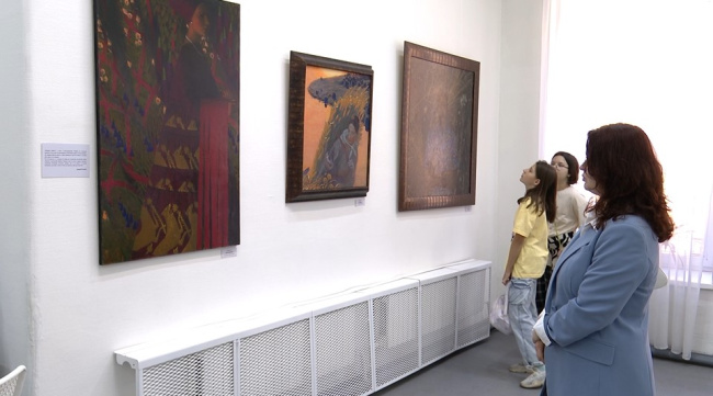 Выставка работ Андрея Ремнёва работает в Доме Озерова