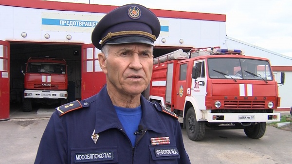 Добровольные пожарные несут службу наряду со штатными профессионалами