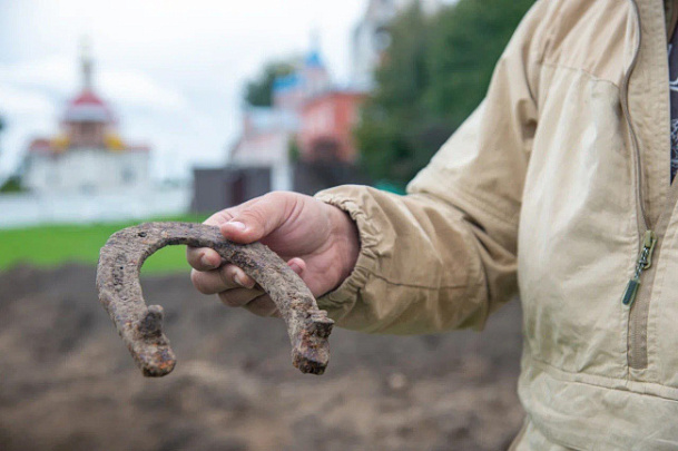 В сквере &quot;Блюдечко&quot; ведут раскопки
